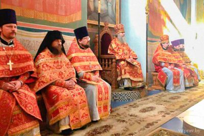 Архиепископ Димитрий возглавил Божественную литургию в Свято-Покровском женском монастыре города Толочина