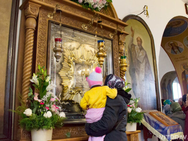 Богослужение в день памяти Казанской иконы Божией матери в одноимённом храме города Витебска