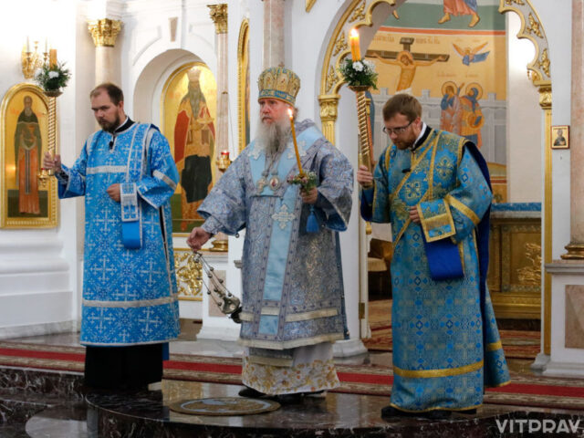 В канун праздника Успения Пресвятой Богородицы архиепископ Димитрий совершил всенощное бдение в кафедральном соборе города Витебска