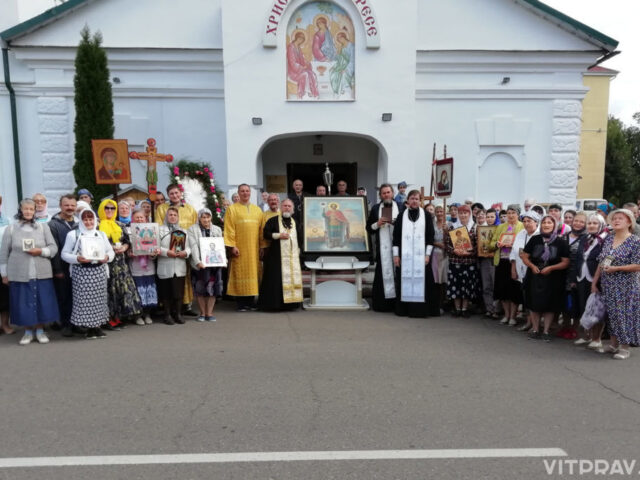 В Городке прошел крестный ход, посвященный празднику Успения Пресвятой Богородицы и 800-летию святого благоверного князя Александра Невского