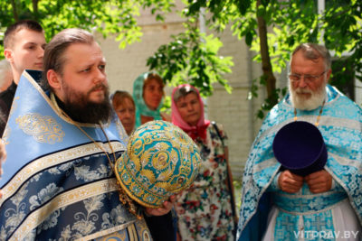 В праздник явления чудотворного образа Пресвятой Богородицы в городе Казани архиепископ Димитрий совершил Литургию в Казанском храме Свято-Троицкого Маркова мужского монастыря города Витебска