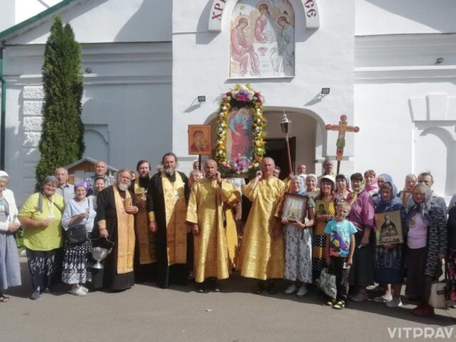 В Городокском благочинии прошел ежегодный крестный ход, посвященный празднику Успения Пресвятой Богородицы