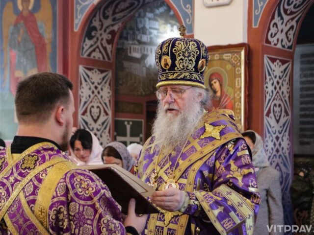 В праздник Воздвижения Честного и Животворящего Креста Господня архиепископ Димитрий совершил Литургию в Свято-Покровском соборе город