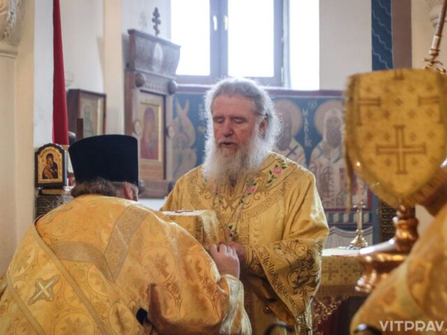 В Неделю 18-ю по Пятидесятнице архиепископ Димитрий совершил Литургию в Свято-Покровском соборе города Витебска