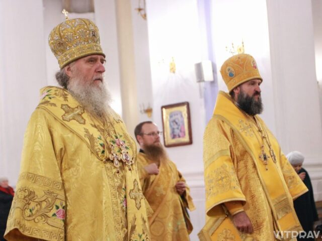 Архиепископ Димитрий и епископ Евсевий совершили Литургию в Свято-Успенском кафедральном соборе города Витебска