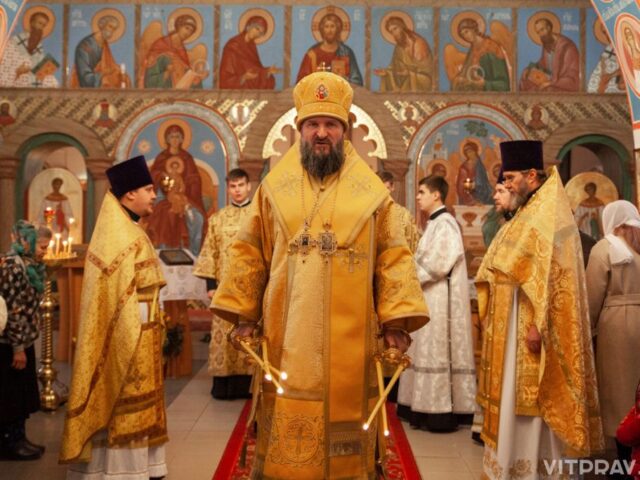 В Неделю 21-ю по Пятидесятнице епископ Друцкий Евсевий совершил Литургию в храме Святой Живоначальной Троицы города Городка