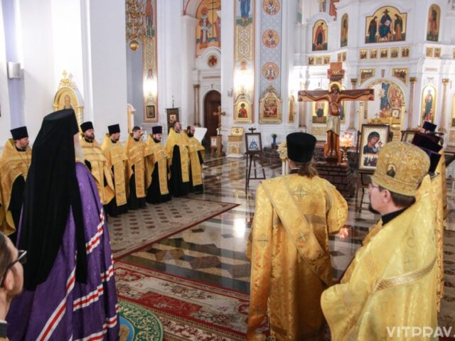 В Витебск для молитвенного поклонения был привезен Годеновский крест