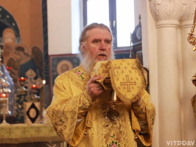 В Неделю 21-ю по Пятидесятнице архиепископ Димитрий совершил Литургию в Свято-Покровском соборе города Витебска