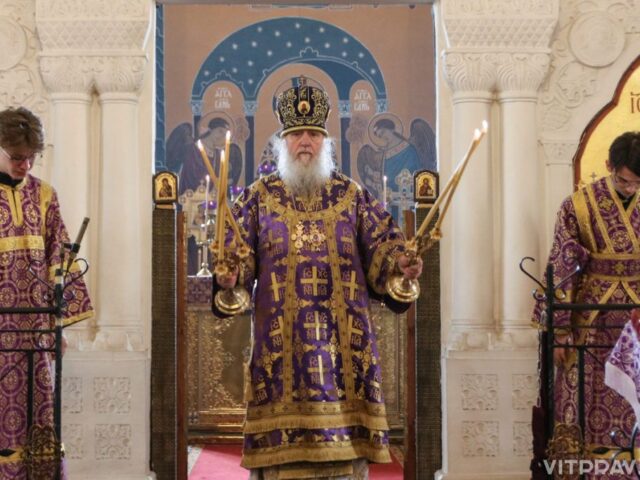 В Великий Четверток архиепископ Димитрий совершил Литургию в Свято-Покровском соборе города Витебска