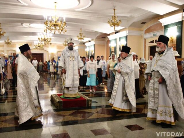 Епископ Евсевий возглавил престольное торжество в храме Преображения Господня (нижний храм Свято-Успенского кафедрального собора Витебска)