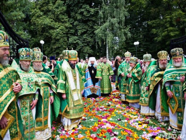 Епископ Евсевий сослужил Патриаршему Экзарху за Божественной литургией в Петро-Павловском соборе г. Гомеля