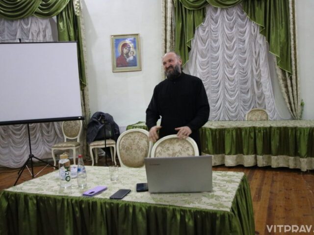 Епископ Евсевий провел очередное занятие по основам медиации в актовом зале Витебской духовной семинарии