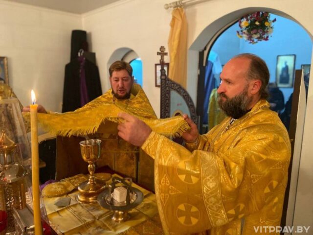 Епископ Евсевий возглавил Литургию в храме иконы Божией Матери «Неупиваемая чаша» аг. Бобровка