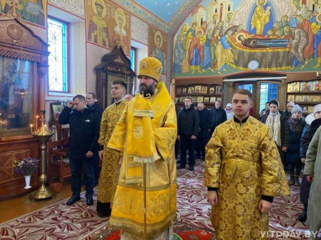 В Неделю 25-ю по Пятидесятнице епископ Евсевий совершил Литургию в Успенском монастыре Орши