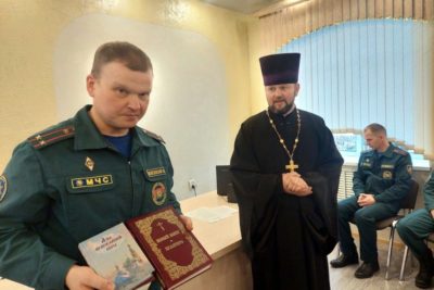 Иерей Вячеслав Пашкевич пообщался с сотрудниками Лиозненского РОЧС в рамках Единого дня информирования