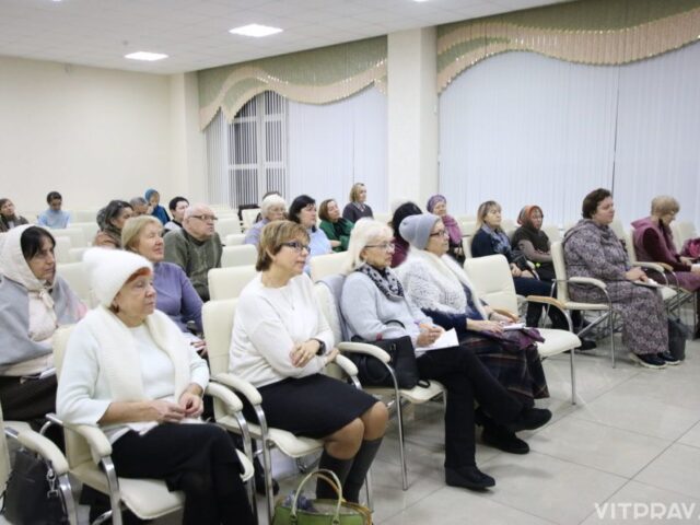 Епископ Евсевий провел очередную беседу в Витебской областной библиотеке Ленина