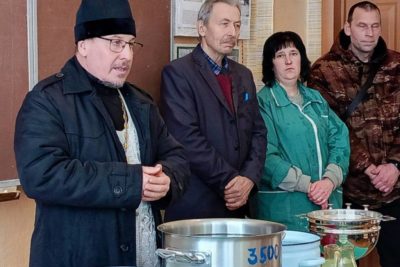 Иерей Игорь Цветков рассказал о празднике Богоявления Господня ученикам и учителям Жукневской базовой школы