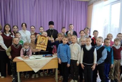 Протоиерей Федор Пучинский встретился с учащимися Абромисовичской базовой школы