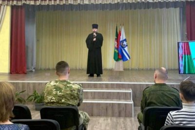 Иерей Дмитрий Савушкин принял участие в торжественной церемонии открытия районного месячника военно-патриотического воспитания