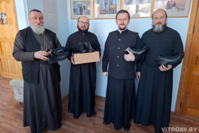 Компания Марко передала в дар Витебской епархии более 130 пар обуви