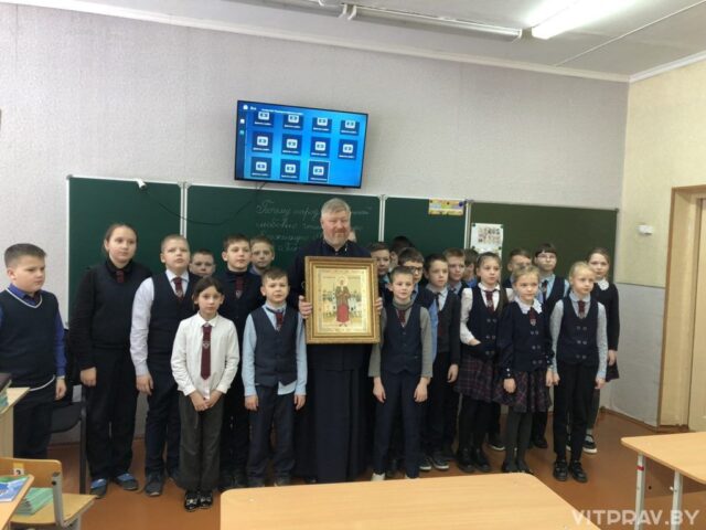 Протоиерей Александр Ковалев провел беседу со школьниками о почитании блаженной Ксении Петербургской