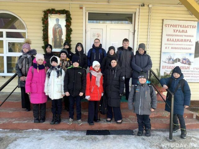 В храме священномученика Владимира, митрополита Киевского, Новолукомля была проведена беседа для учащихся средней школы № 1