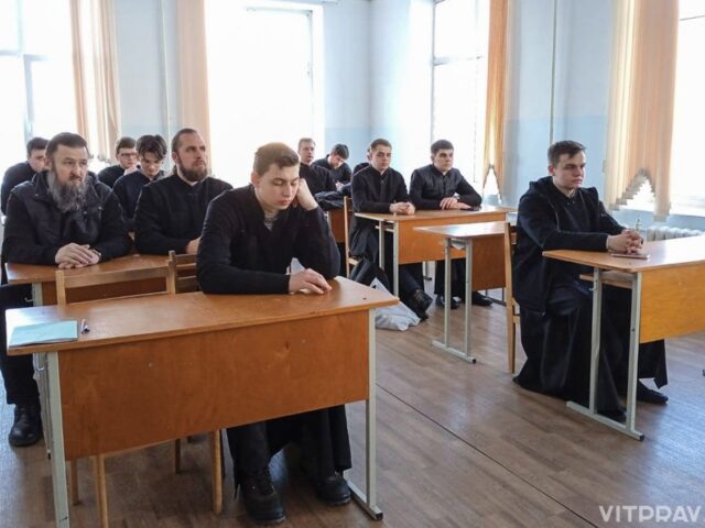 В Витебской духовной семинарии прошла беседа по книге Виктора Николаева "Живый в помощи"