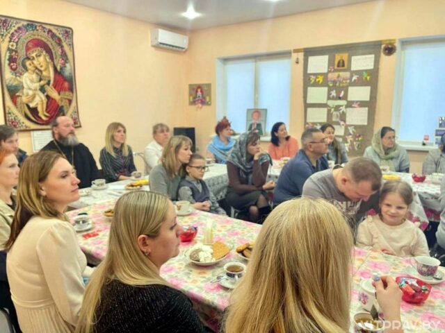 Очередное заседание "Открытого родительского собрания" состоялось в храме святой блаженной Матроны Московской Витебска