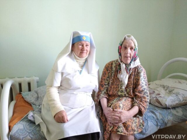 Иерей Иоанн Вабищевич и сестры милосердия посетили Слободскую больницу сестринского ухода