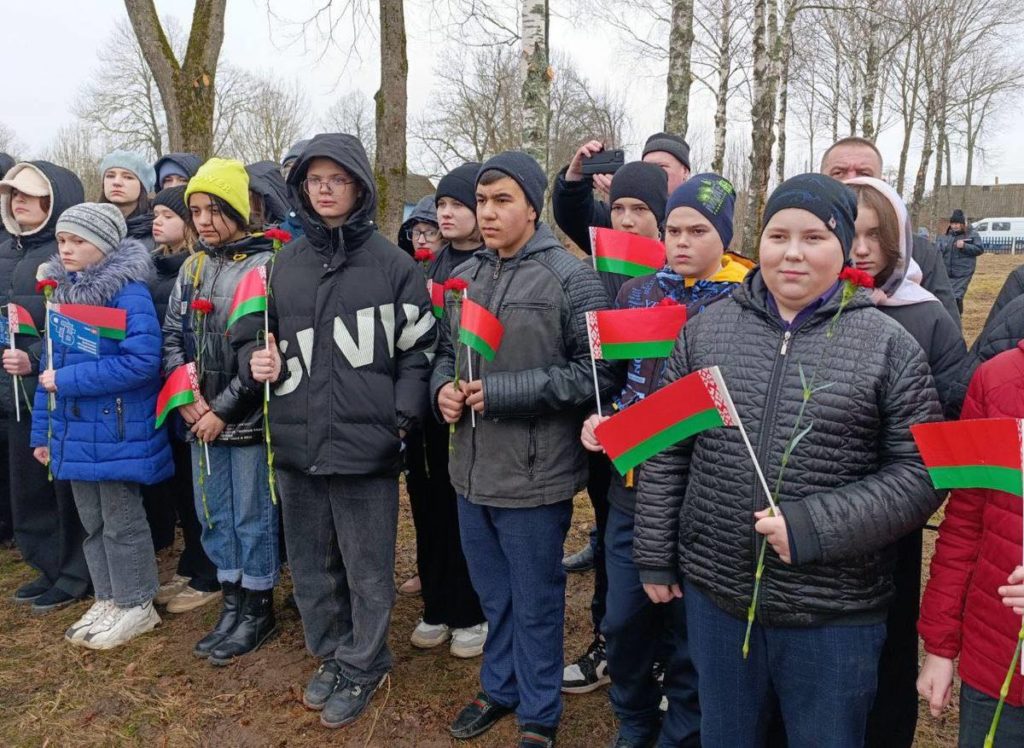Иерей Вячеслав Пашкевич принял участие в митинге в преддверии Дня памяти жертв Хатыни и в память о сожженых в годы войны деревнях