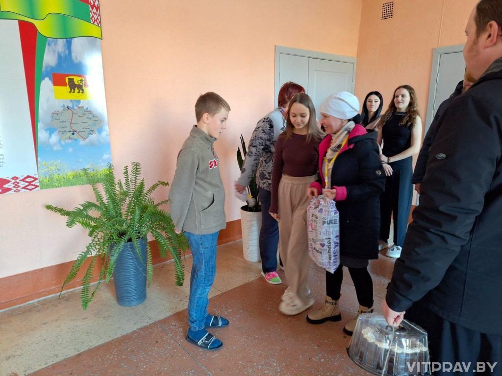 Представители Городокского благочиния посетили Городокский социально-педагогический центр