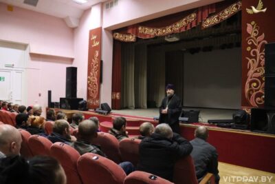 Протоиерей Александр Лазуко призвал задуматься о своей жизни граждан, состоящих на учёте в Толочинском РОВД