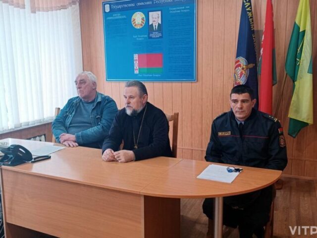 Протоиерей Николай Волочкович принял участие во встрече с неблагополучными семьями "Нет насилия в семье"