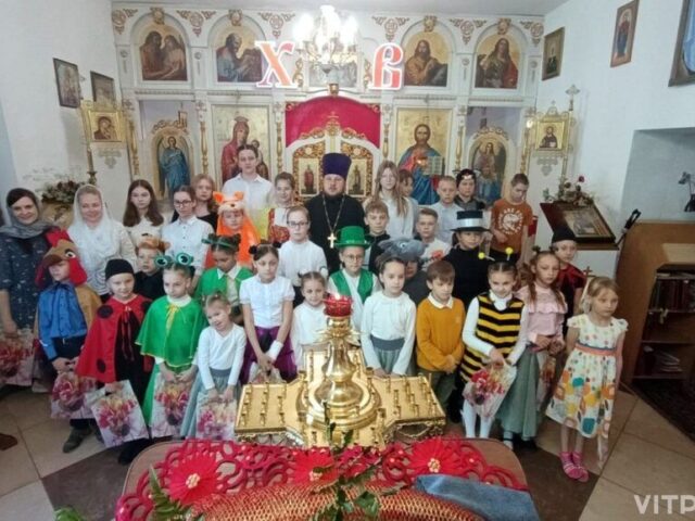 В приходе храма святителя Василия Великого Витебска состоялся Пасхальный праздник