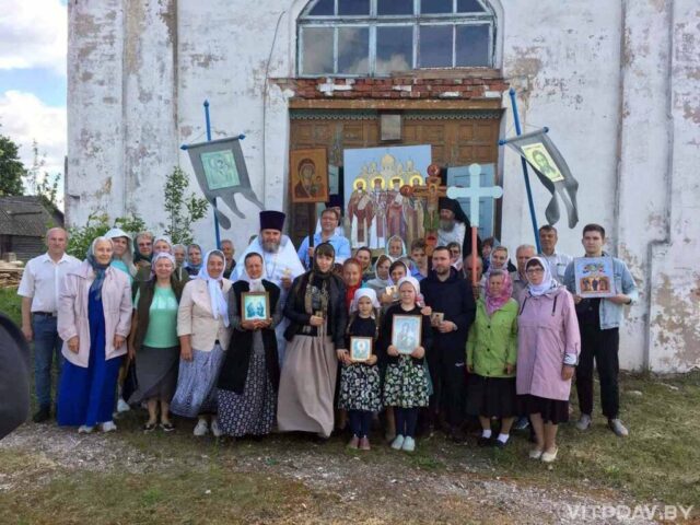В престольный праздник храма Вознесения Господня в д. Хвощно была совершена Божественная литургия