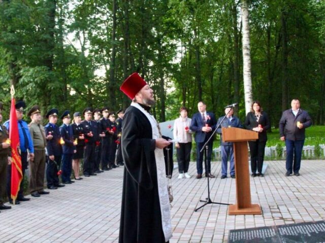 Благочинный Бешенковичского округа принял участие в акции "Свеча памяти"