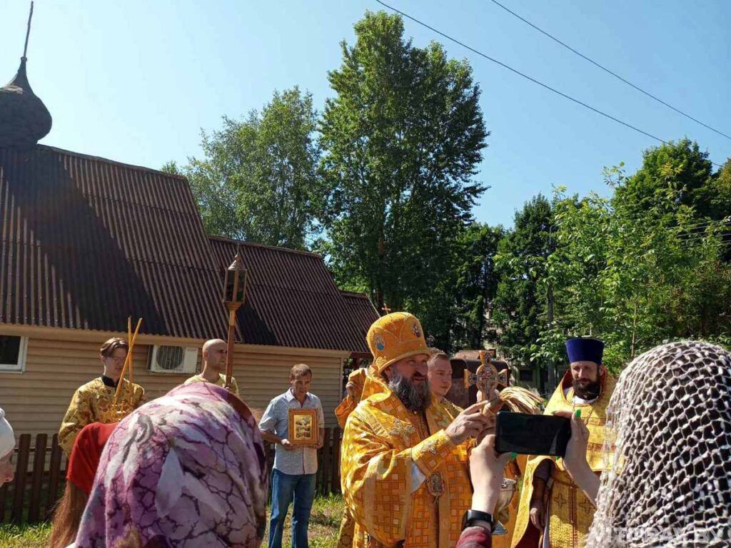 Епископ Евсевий возглавил престольный праздник в храме Всех Святых Витебска