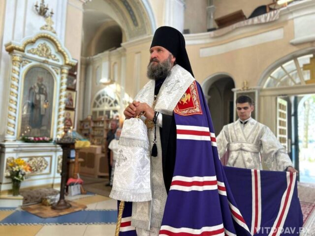 Епископ Евсевий совершил Всенощное бдение в Свято-Покровском монастыре Толочина