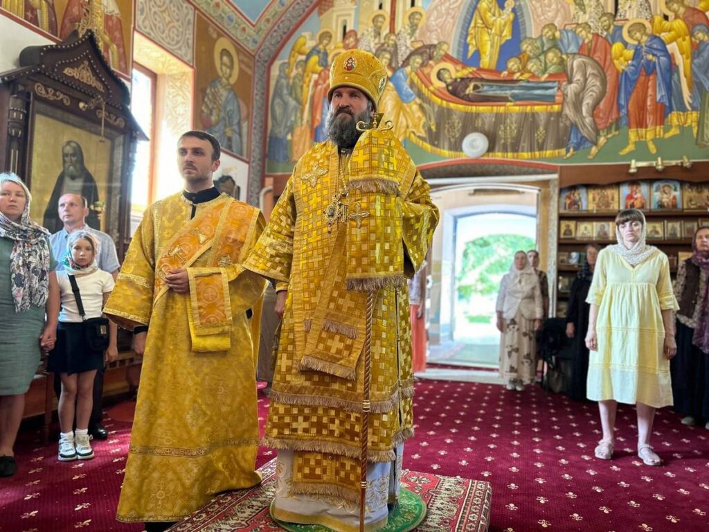 Епископ Евсевий совершил Литургию в Успенском монастыре Орши