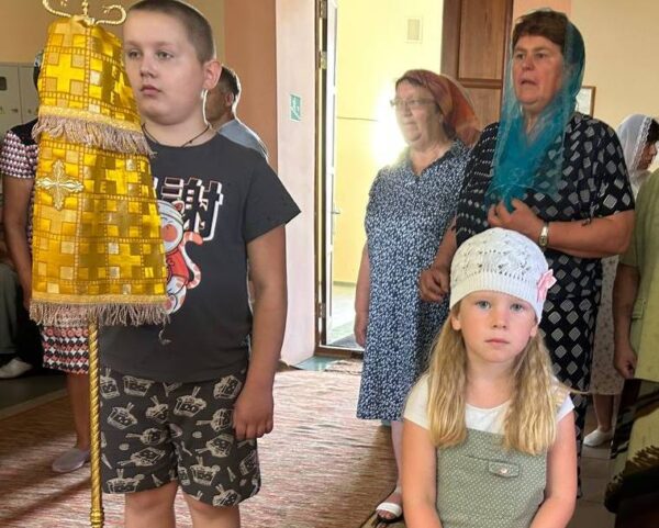 В Неделю 3-ю по Пятидесятнице епископ Евсевий совершил Литургию в храме Всех Святых д. Славное