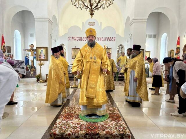 Епископ Евсевий совершил Литургию в храме святителя Николая Чудотворца г. п. Шумилино