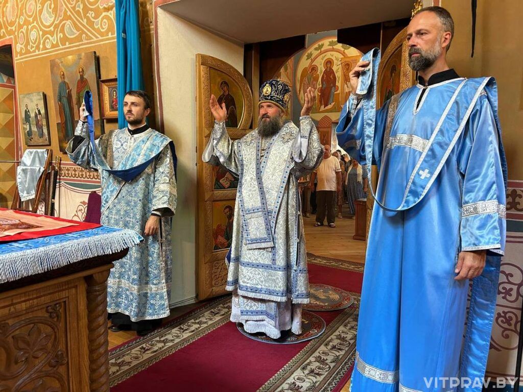Епископ Евсевий возглавил престольный праздник в Успенском храме Витебска
