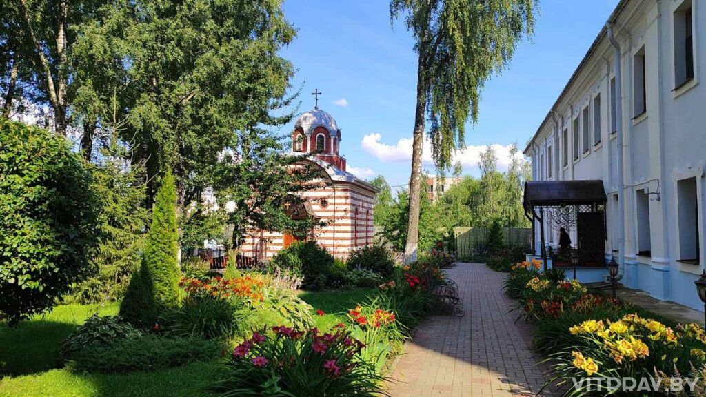 Состоялась экскурсия по Свято-Покровскому монастырю г. Толочина для специалистов жилищно-коммунального хозяйства