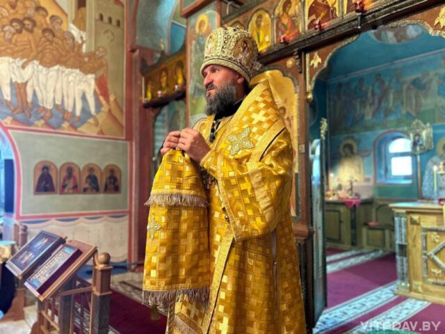 Епископ Евсевий совершил Литургию в храме святого великомученика Георгия Победоносца города Витебска
