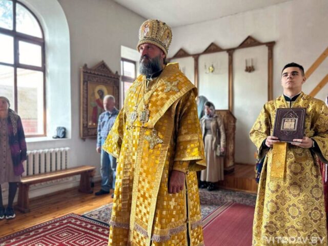 В Неделю 12-ю по Пятидесятнице епископ Евсевий совершил Литургию в храме святого мученика Лонгина Сотника Витебска