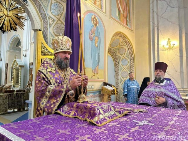 Епископ Евсевий возглавил Литургию в Покровском монастыре Толочина