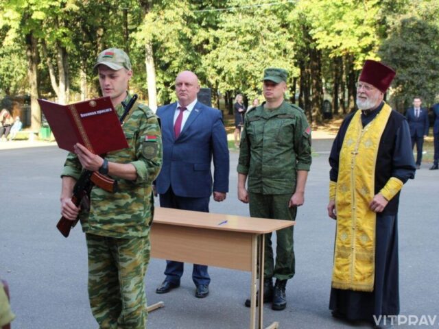 Протоиерей Александр Мозолев принял участие в торжественной присяге военнообязанных, призванных для прохождения учебных сборов территориальных войск
