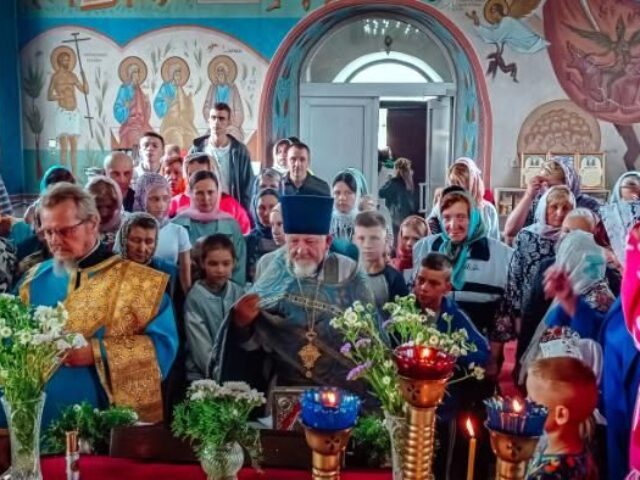 Протоиерей Владимир Коледа совершил молебен на начало учебного года