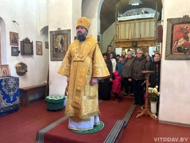 В Неделю16-ю по Пятидесятнице епископ Евсевий совершил Литургию в Успенском храме г. п. Езерище