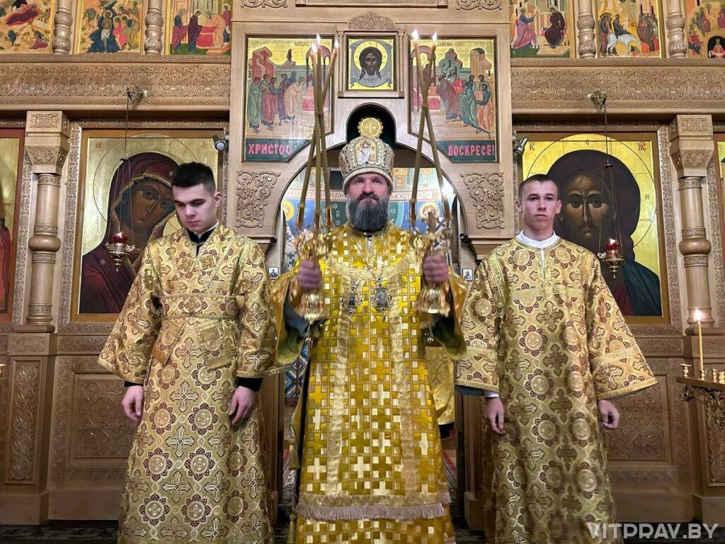 В Неделю 21- ю по Пятидесятнице епископ Евсевий совершил Литургию в Успенском храме Витебска